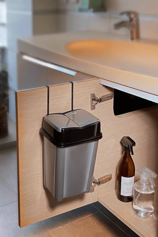 Askılı Asılabilir Tezgah Altı Pratik Kapak Çöp Kovası 5 litre Gri AS-756G - 1