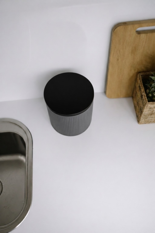 Lines Lüks Çizgili Tezgah Üstü Mutfak Çöp Kovası - Gri Kapaklı Atık Kutusu 5 Litre 3372 - 8