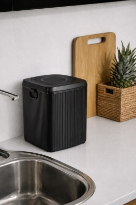 Lines Lüks Çizgili Tezgah Üstü Mutfak Çöp Kovası - Siyah Kapaklı Atık Kutusu 5 Litre 3012 - Sas Haus