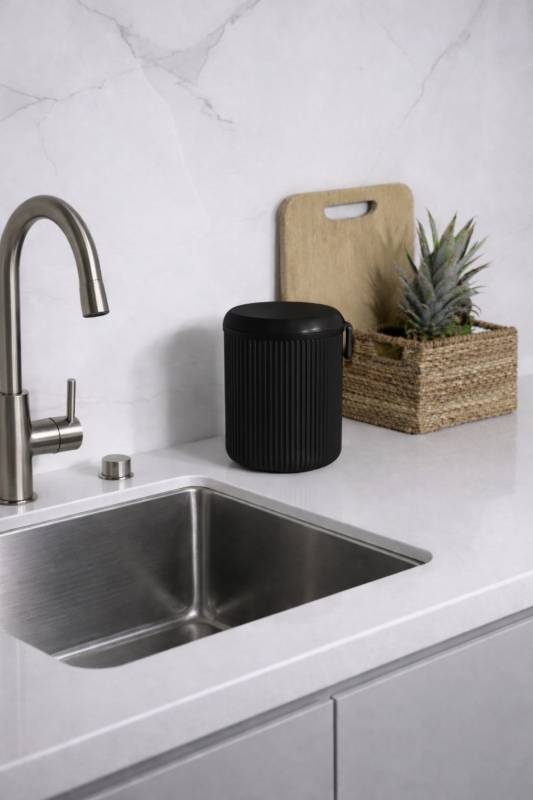 Lines Lüks Çizgili Tezgah Üstü Mutfak Çöp Kovası - Siyah Kapaklı Atık Kutusu 5 Litre 3029 - 1