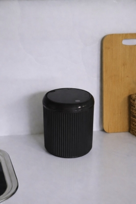 Lines Lüks Çizgili Tezgah Üstü Mutfak Çöp Kovası - Siyah Kapaklı Atık Kutusu 5 Litre 3029 - 2