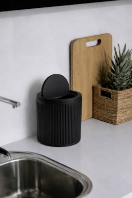 Lines Lüks Çizgili Tezgah Üstü Mutfak Çöp Kovası - Siyah Kapaklı Atık Kutusu 5 Litre 3372 - 2