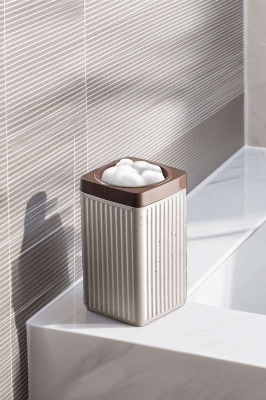 Lines Serisi Açık Gri Banyo Seti, 5 Parça Akrilik Organizer, Sabunluk, Diş Fırçalık, Pamukluk Takım - 5