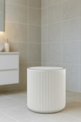 Lines Serisi Beyaz Banyo Seti, 2 Parça Akrilik Silindir 5 Litre Çöp Kovası ve Tuvalet Fırçası Takımı - 2