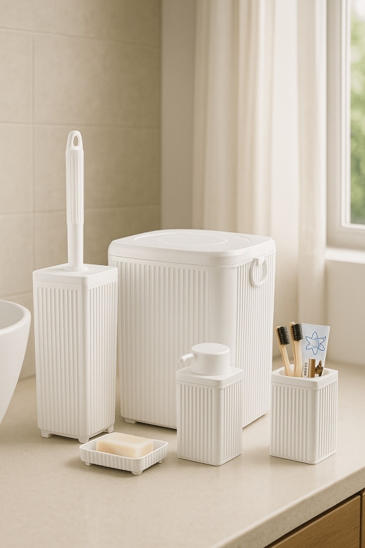 Lines Serisi Beyaz Banyo Seti, 5 Parça Akrilik Kare 5 Litre Çöp Kovası, Sabunluk, Fırçalık Takımı - 1