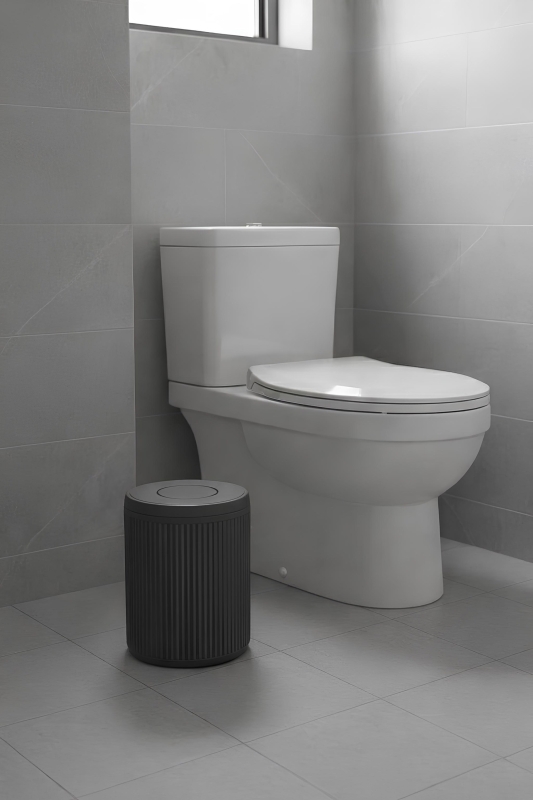 Lines Serisi Gri Banyo Seti, 2 Parça Akrilik Silindir 5 Litre Çöp Kovası ve Tuvalet Fırçası Takımı - 2