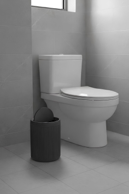 Lines Serisi Gri Banyo Seti, 2 Parça Akrilik Silindir 5 Litre Çöp Kovası ve Tuvalet Fırçası Takımı - 4