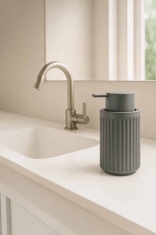 Lines Serisi Gri Banyo Seti, 3 Parça Oval Akrilik Sabunluk Fırçalık ve Sıvı Sabunluk Takımı - 3319 - 4