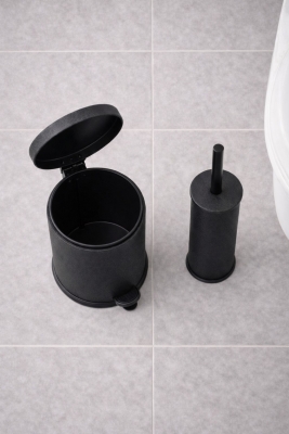 Mat Siyah Dokulu 2'li Banyo Seti - Metal Çöp Kovası 3 Lt ve WC Fırçası Takımı - 6